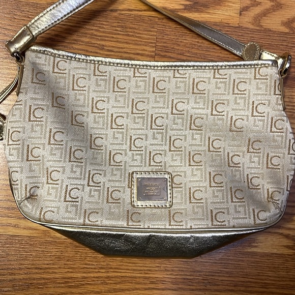 Liz Claiborne Cream & Gold Ladies Bag. Pre-owned. Very clean. Hardly used. - Picture 3 of 7